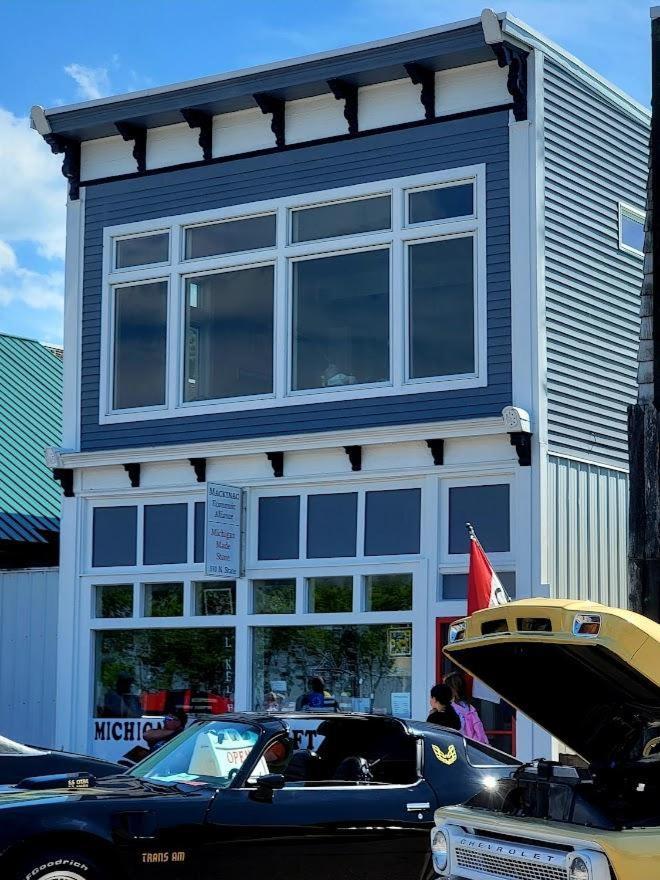 St Ignace Loft Villa Saint Ignace Exterior photo